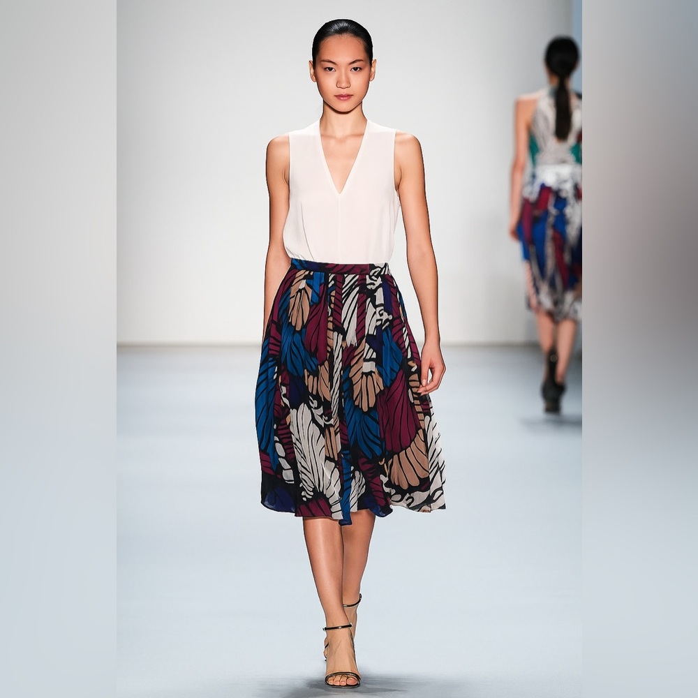 Lie Sang Bong Designer Silk Pleated Skirt Size 38 Multicolor
